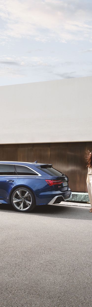 Side view of the Audi RS 6 Avant